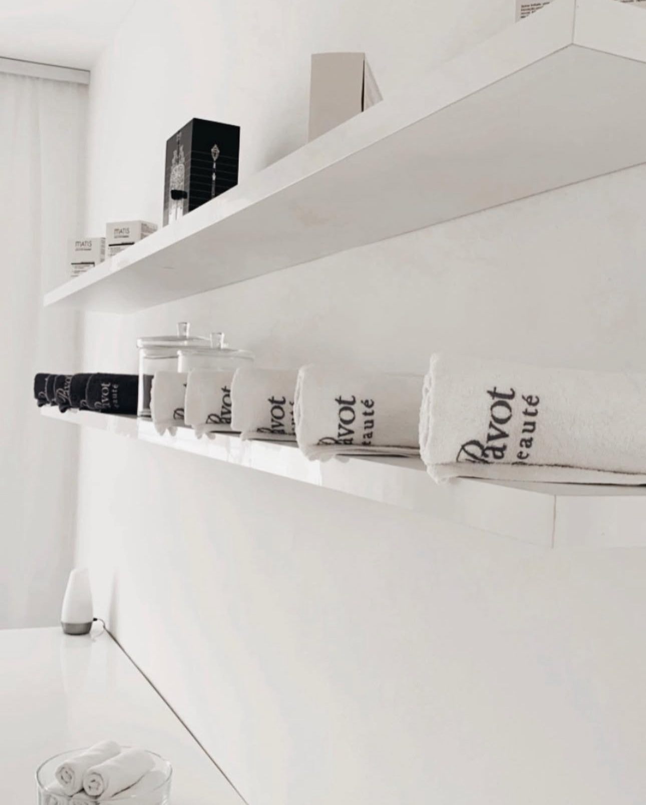 Detail interiéru a uterákov Le Pavot Salon Beauté